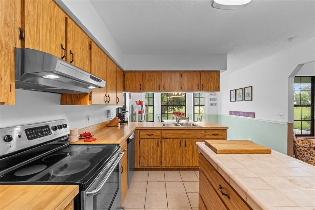 На продажу: $989,999 (4 спален, 3 ванн, 2574 Квадратных фут)