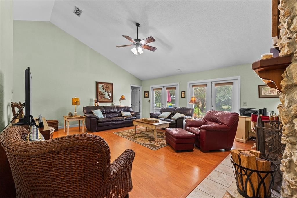 На продажу: $989,999 (4 спален, 3 ванн, 2574 Квадратных фут)