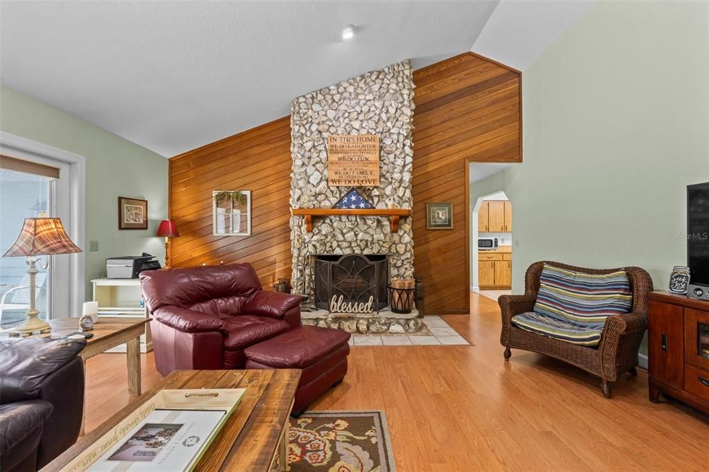 На продажу: $989,999 (4 спален, 3 ванн, 2574 Квадратных фут)