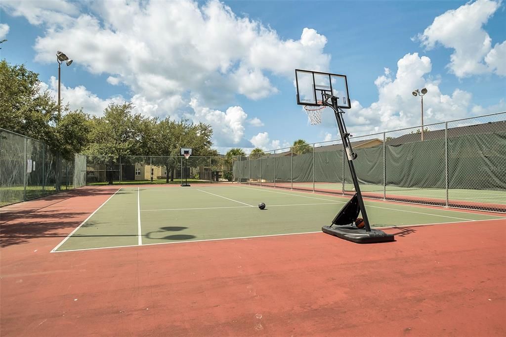 For Sale: $199,000 (2 beds, 2 baths, 905 Square Feet)