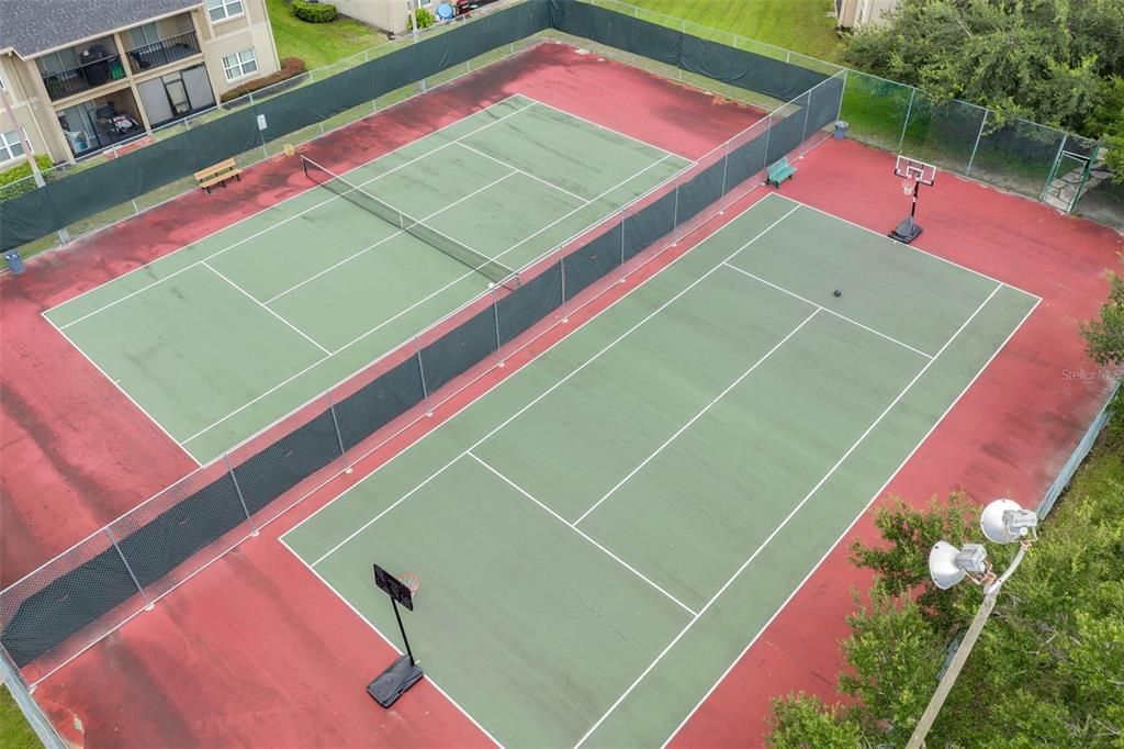 For Sale: $199,000 (2 beds, 2 baths, 905 Square Feet)