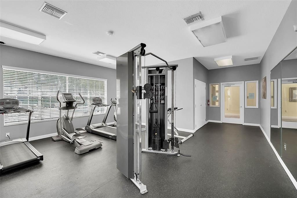 For Sale: $199,000 (2 beds, 2 baths, 905 Square Feet)