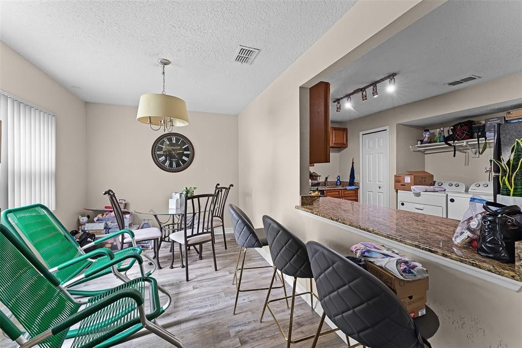 For Sale: $199,000 (2 beds, 2 baths, 905 Square Feet)