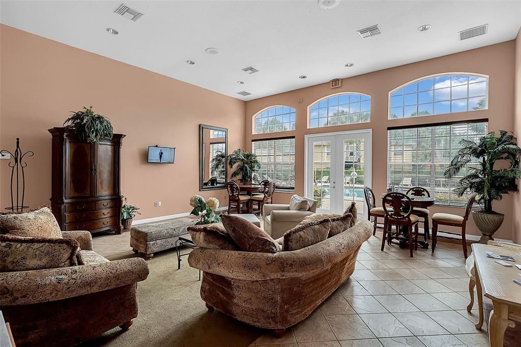 For Sale: $199,000 (2 beds, 2 baths, 905 Square Feet)