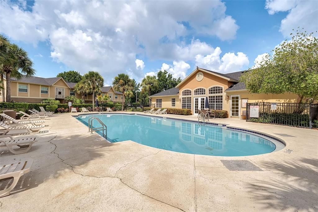 For Sale: $199,000 (2 beds, 2 baths, 905 Square Feet)