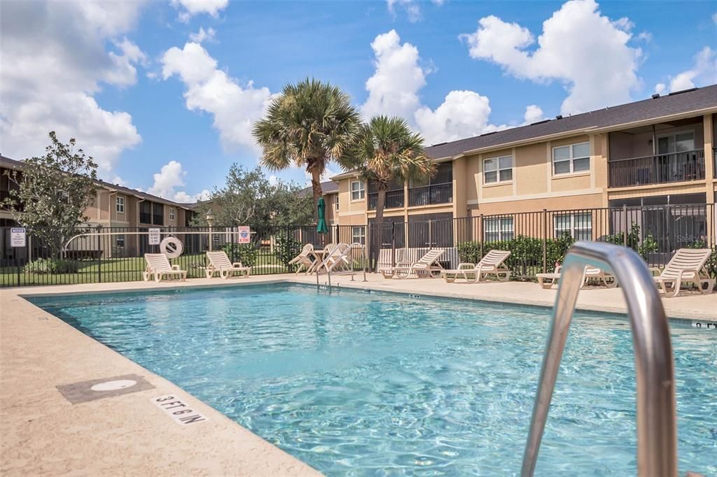 For Sale: $199,000 (2 beds, 2 baths, 905 Square Feet)