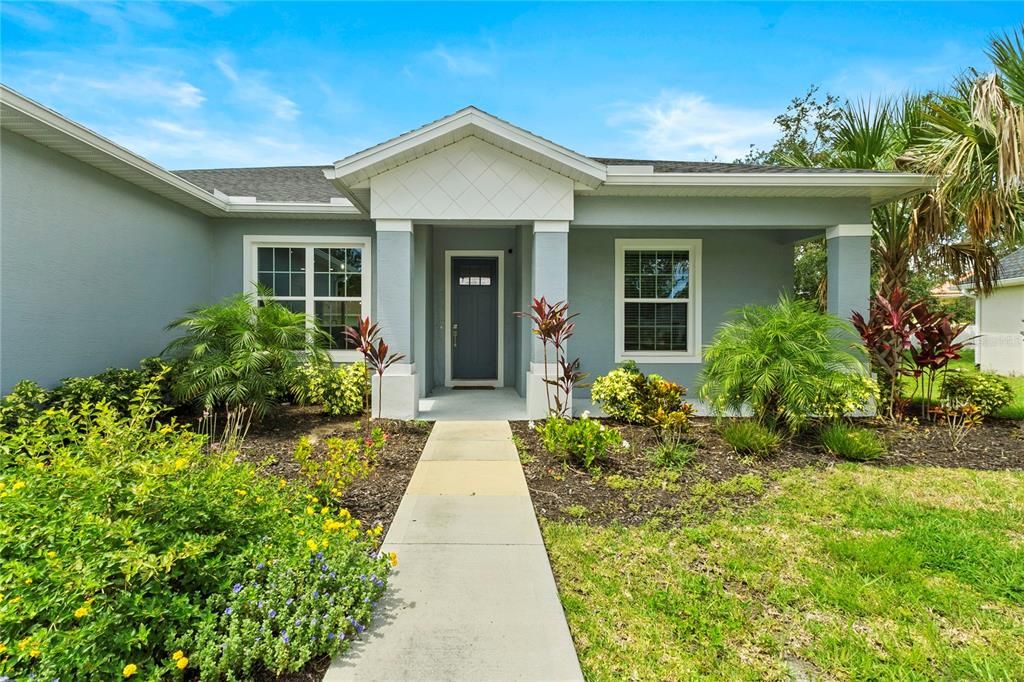 合同活跃: $499,000 (3 贝兹, 3 浴室, 2046 平方英尺)