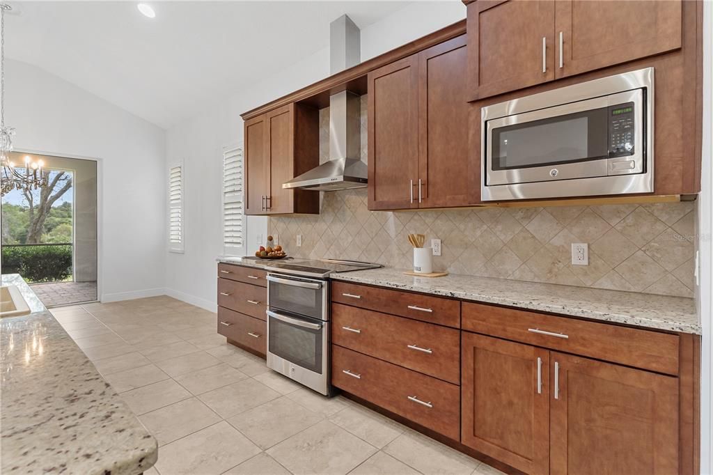 For Sale: $589,000 (4 beds, 3 baths, 2532 Square Feet)