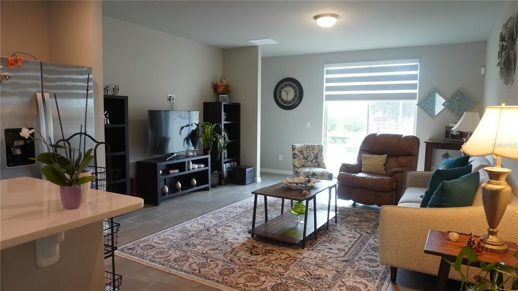 Под контрактом: $310,000 (3 спален, 2 ванн, 1883 Квадратных фут)