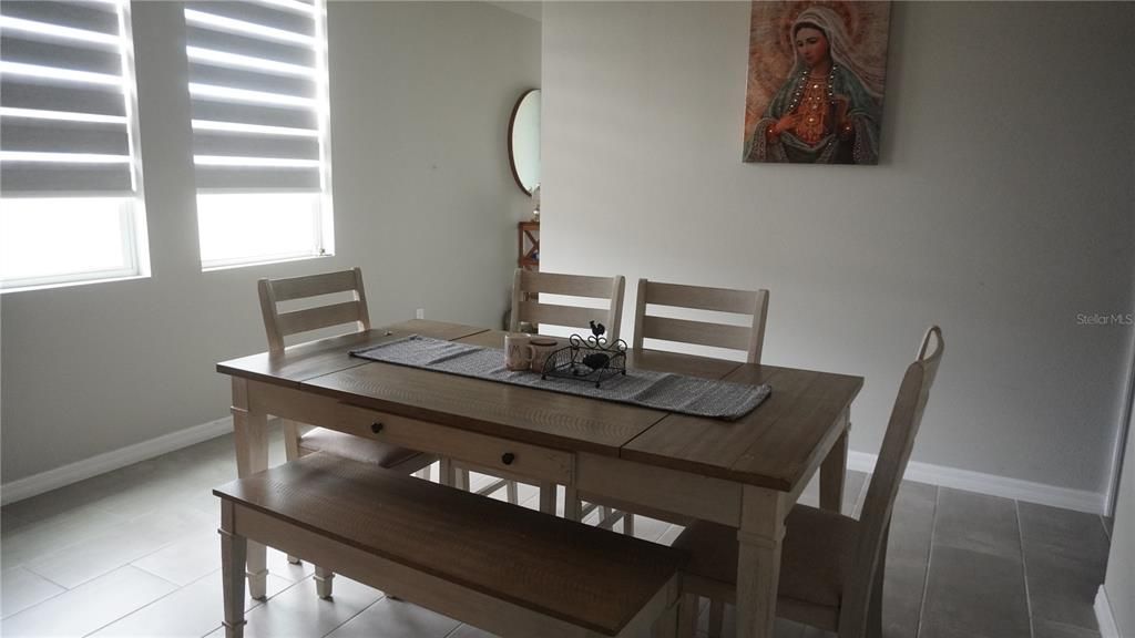 Под контрактом: $310,000 (3 спален, 2 ванн, 1883 Квадратных фут)