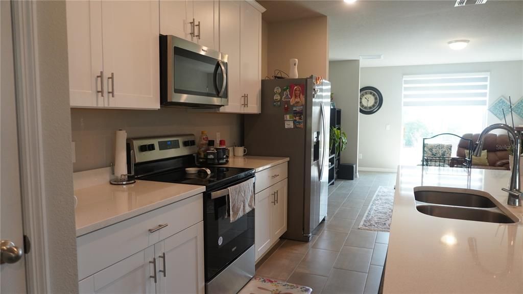 Под контрактом: $310,000 (3 спален, 2 ванн, 1883 Квадратных фут)