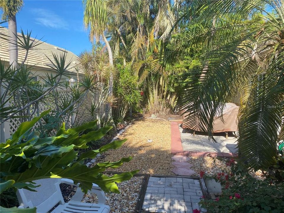 出租: $3,200 (3 贝兹, 2 浴室, 1413 平方英尺)