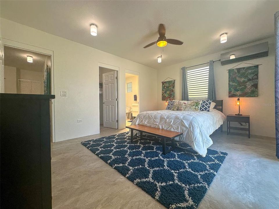 For Sale: $355,000 (2 beds, 2 baths, 1100 Square Feet)