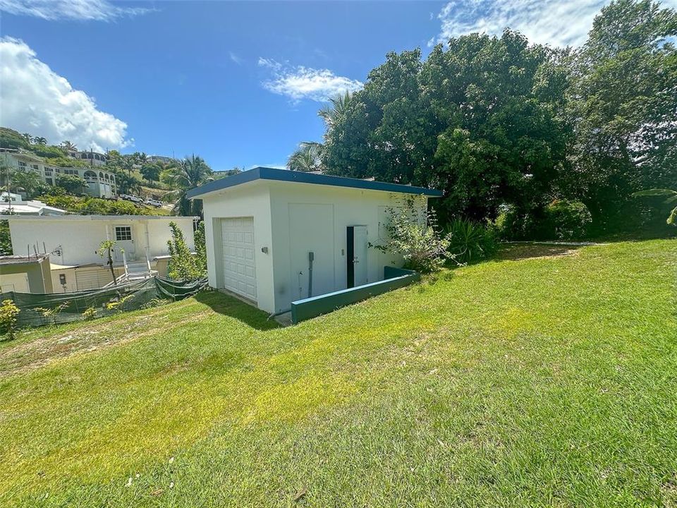 For Sale: $355,000 (2 beds, 2 baths, 1100 Square Feet)