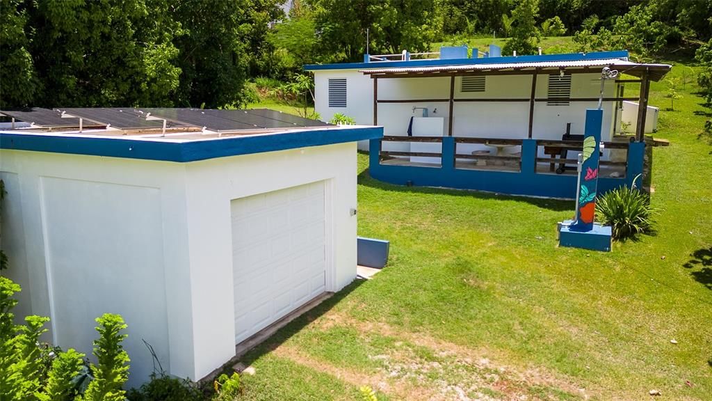 For Sale: $355,000 (2 beds, 2 baths, 1100 Square Feet)