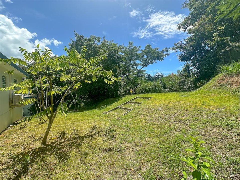 For Sale: $355,000 (2 beds, 2 baths, 1100 Square Feet)