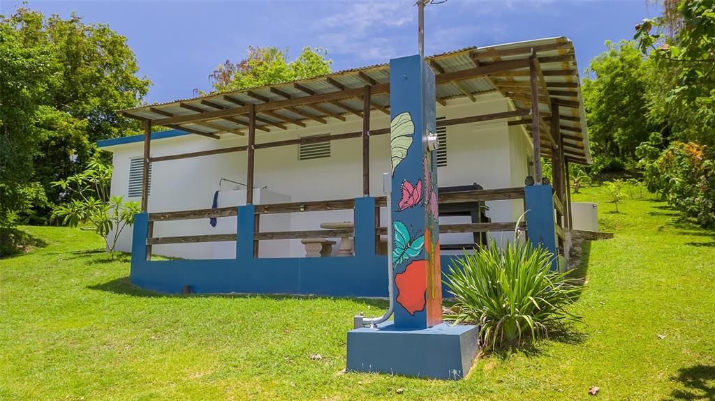 For Sale: $355,000 (2 beds, 2 baths, 1100 Square Feet)