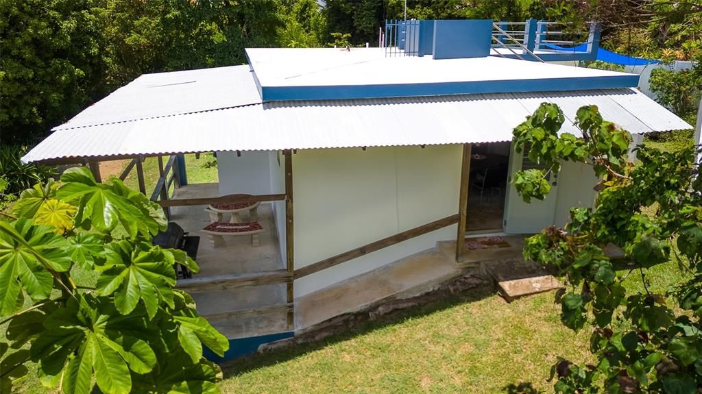 For Sale: $355,000 (2 beds, 2 baths, 1100 Square Feet)