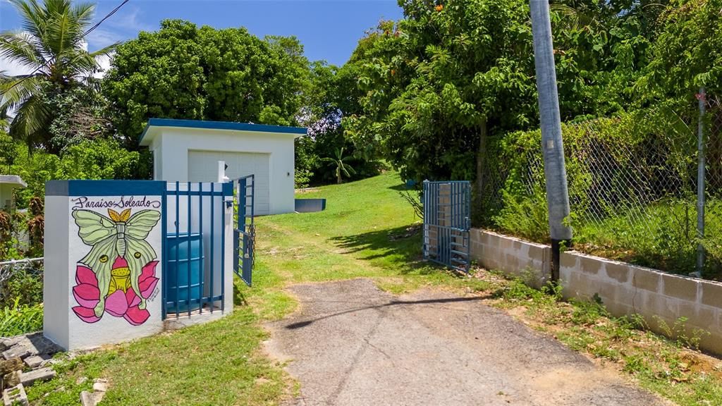 For Sale: $355,000 (2 beds, 2 baths, 1100 Square Feet)