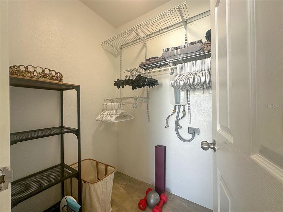 For Sale: $355,000 (2 beds, 2 baths, 1100 Square Feet)