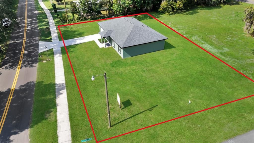 合同活跃: $245,000 (3 贝兹, 2 浴室, 1400 平方英尺)