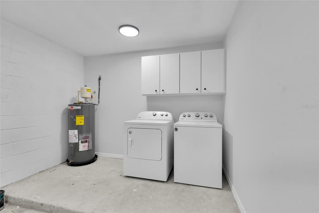 合同活跃: $245,000 (3 贝兹, 2 浴室, 1400 平方英尺)