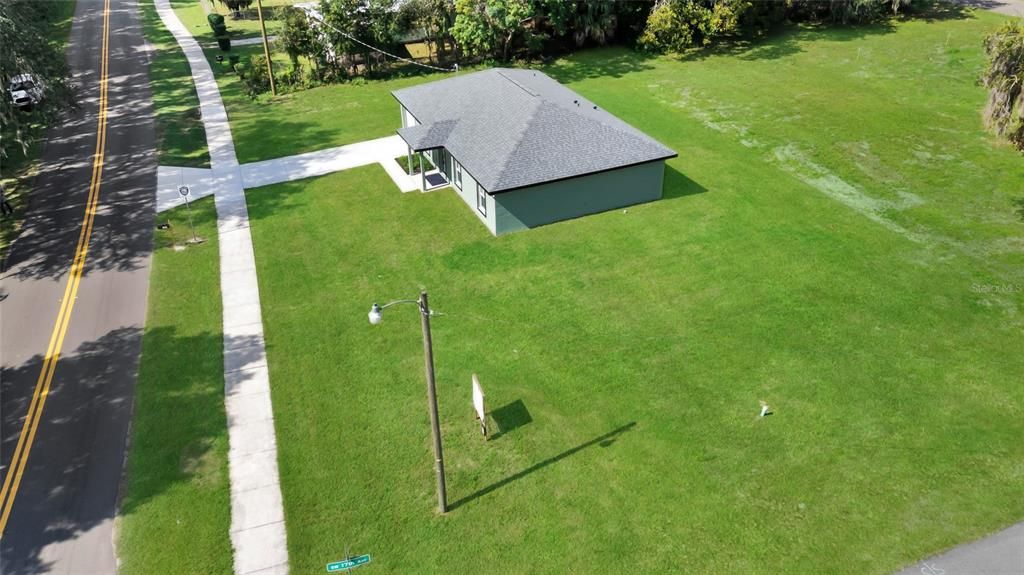 合同活跃: $245,000 (3 贝兹, 2 浴室, 1400 平方英尺)