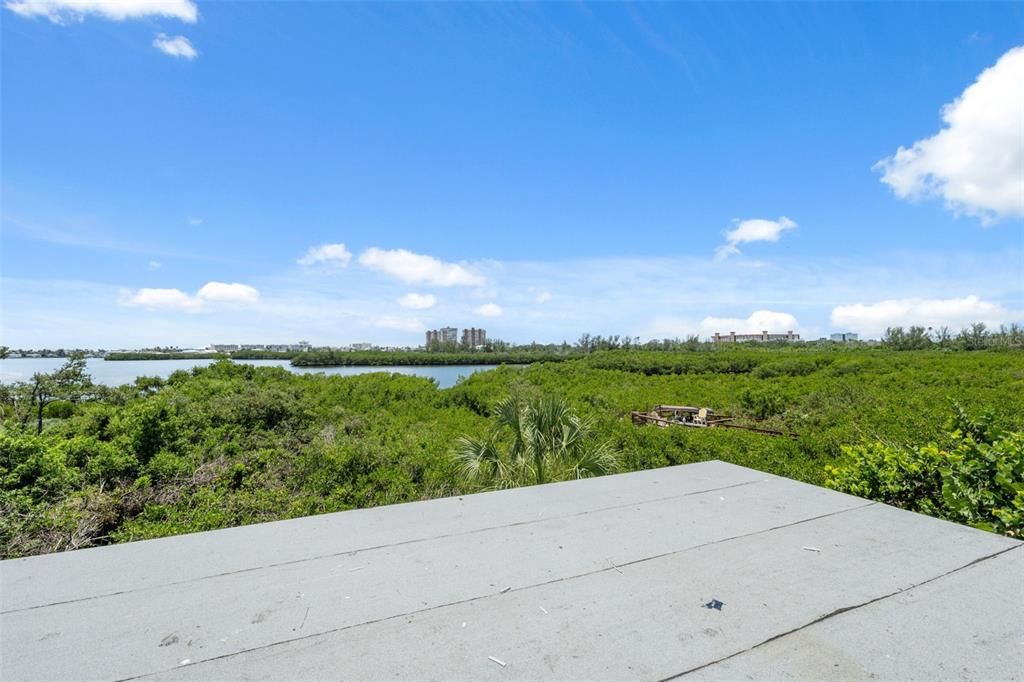 For Sale: $999,997 (4 beds, 2 baths, 2252 Square Feet)