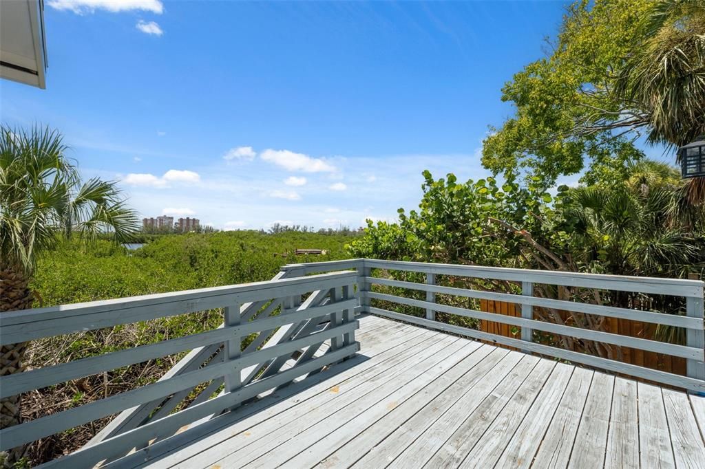 For Sale: $999,997 (4 beds, 2 baths, 2252 Square Feet)