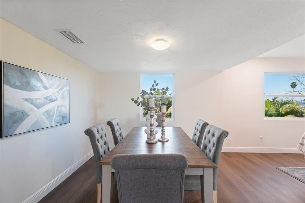 For Sale: $999,997 (4 beds, 2 baths, 2252 Square Feet)