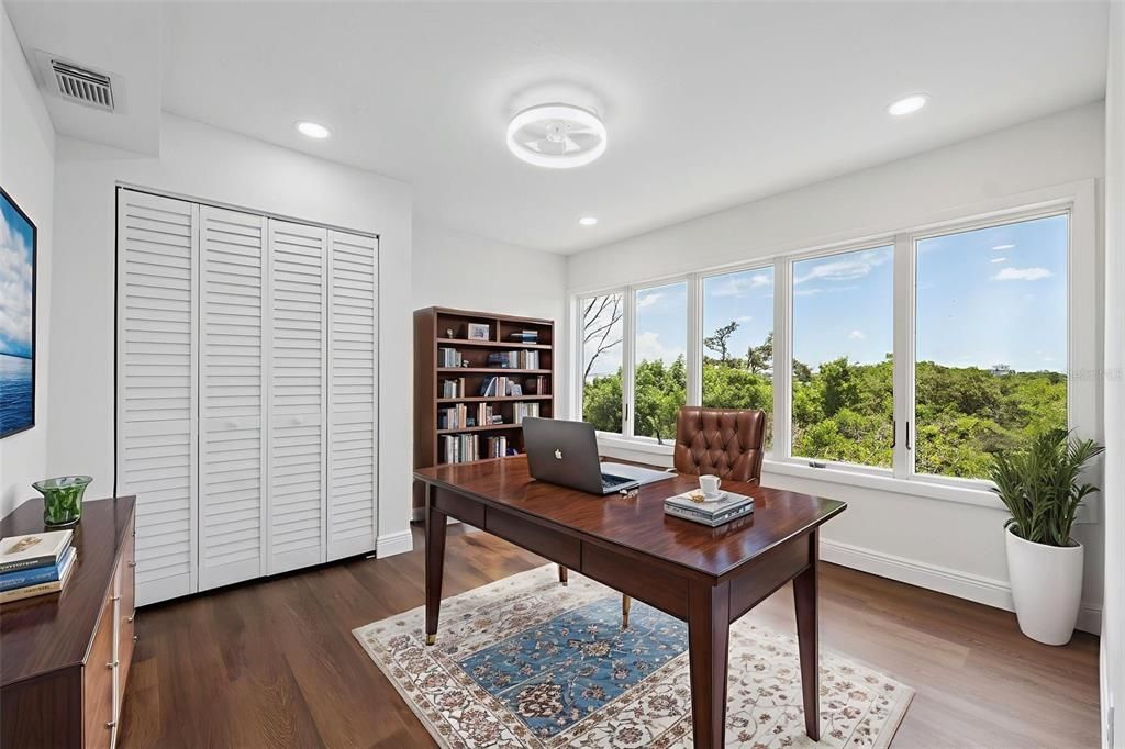 For Sale: $999,997 (4 beds, 2 baths, 2252 Square Feet)