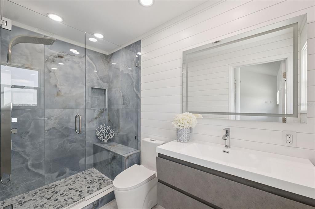 For Sale: $999,997 (4 beds, 2 baths, 2252 Square Feet)