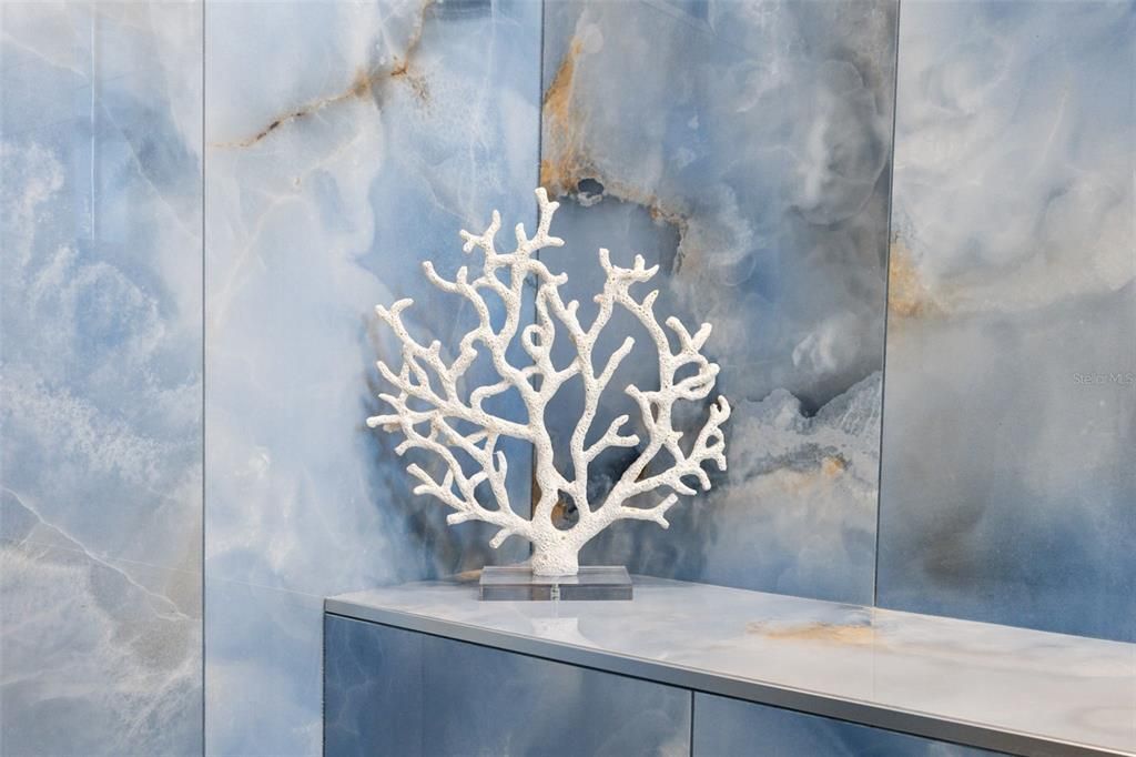 For Sale: $999,997 (4 beds, 2 baths, 2252 Square Feet)