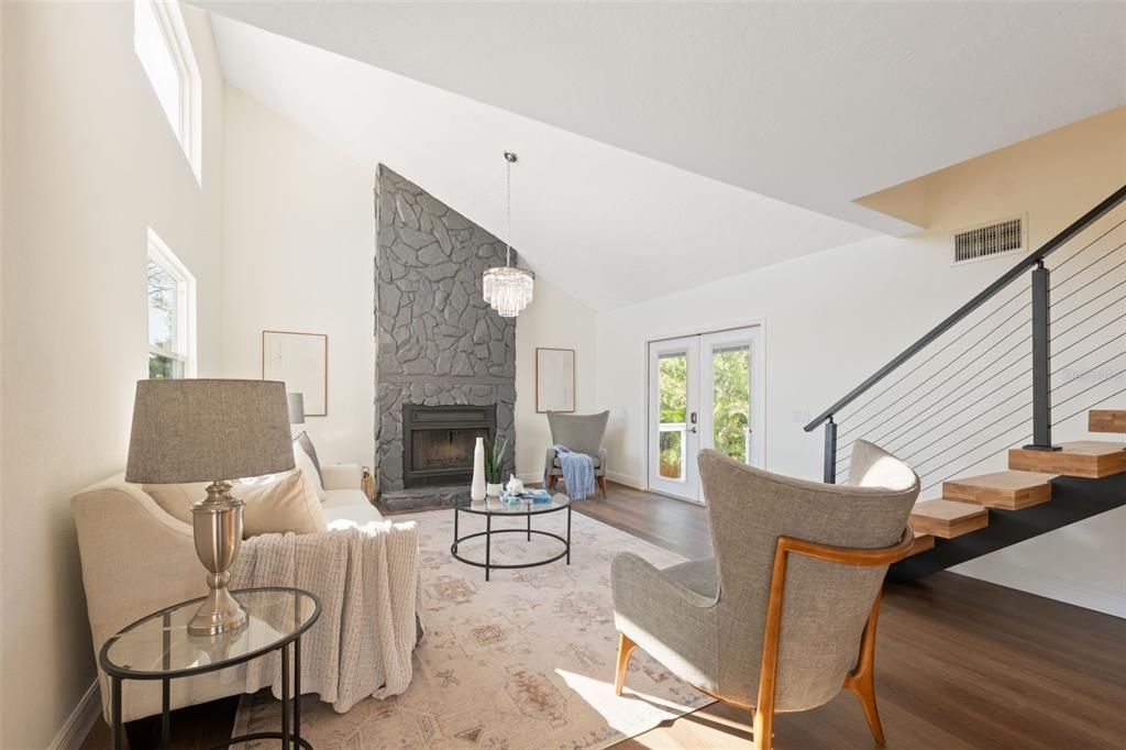 For Sale: $999,997 (4 beds, 2 baths, 2252 Square Feet)