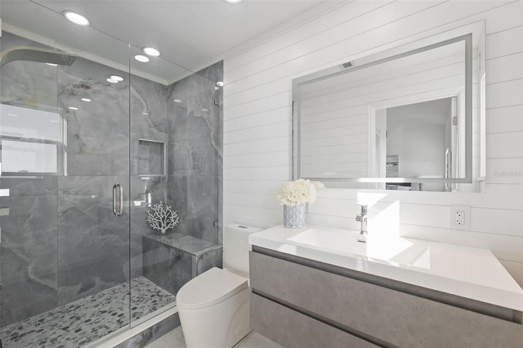 For Sale: $999,997 (4 beds, 2 baths, 2252 Square Feet)