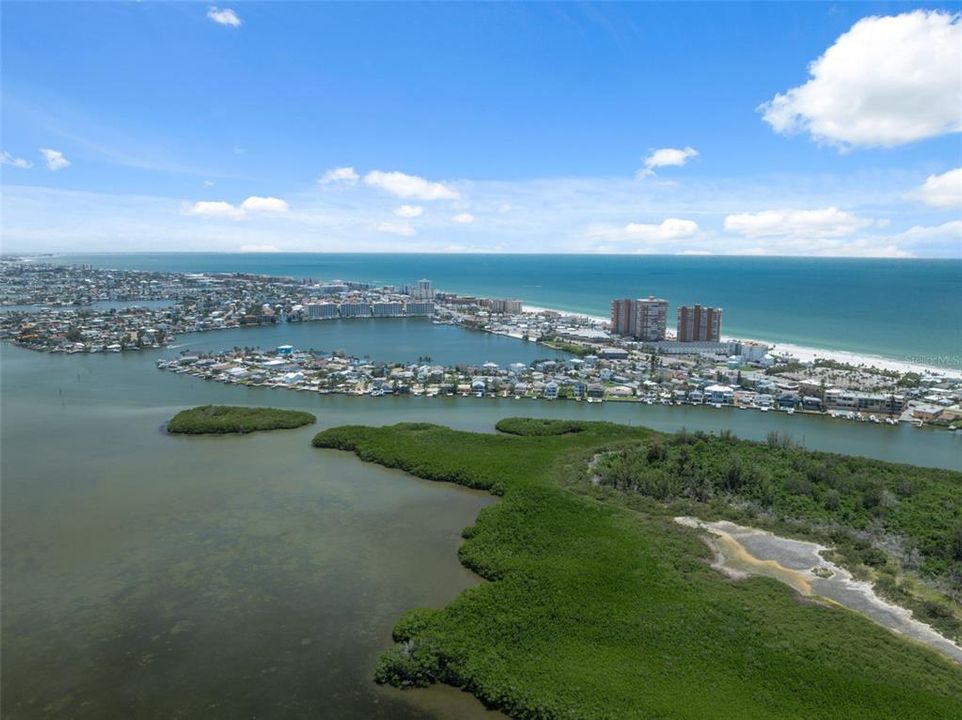 For Sale: $999,997 (4 beds, 2 baths, 2252 Square Feet)