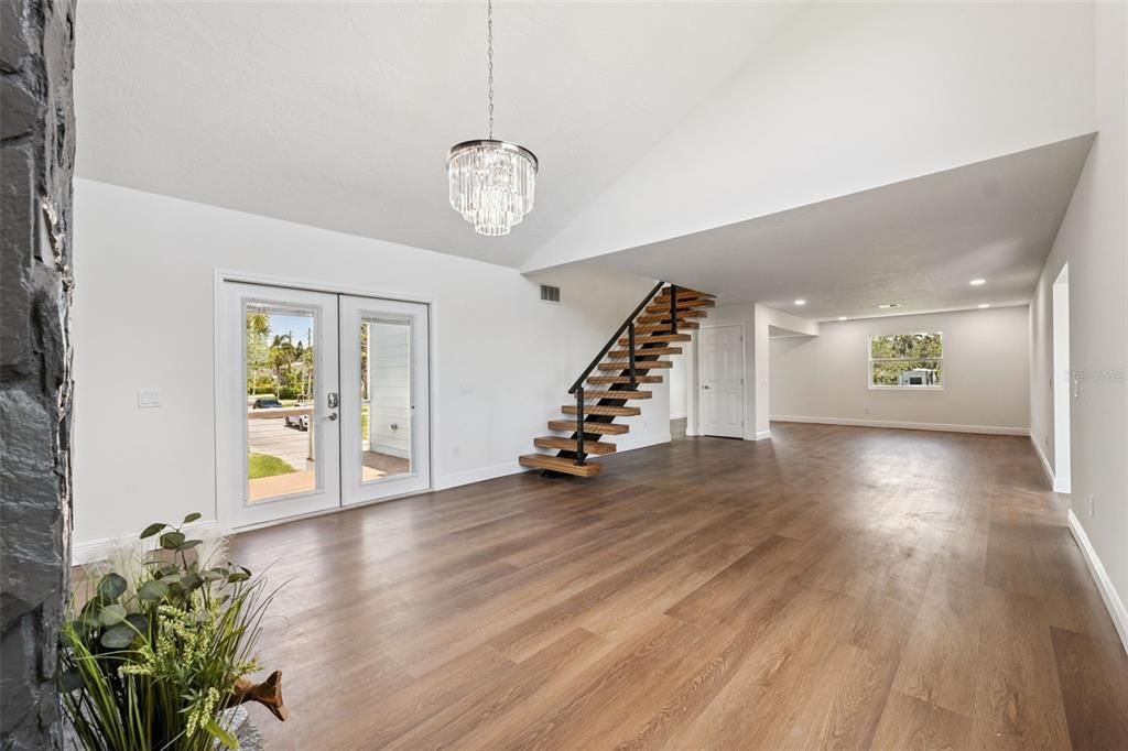 For Sale: $999,997 (4 beds, 2 baths, 2252 Square Feet)