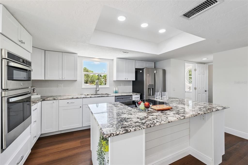 For Sale: $999,997 (4 beds, 2 baths, 2252 Square Feet)