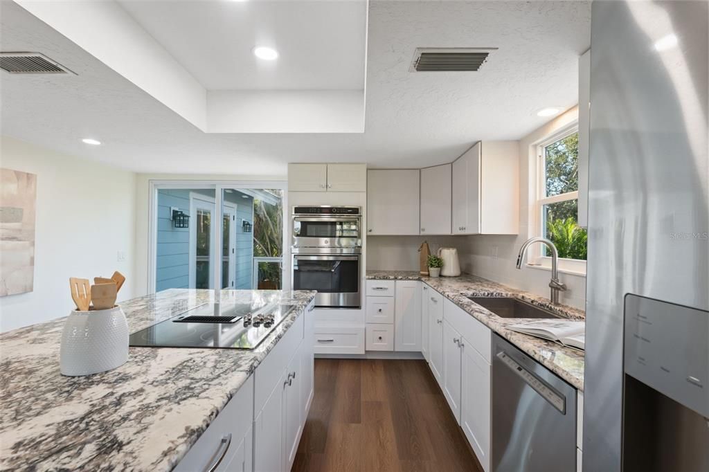 For Sale: $999,997 (4 beds, 2 baths, 2252 Square Feet)