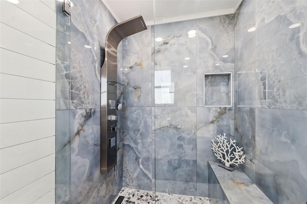 For Sale: $999,997 (4 beds, 2 baths, 2252 Square Feet)