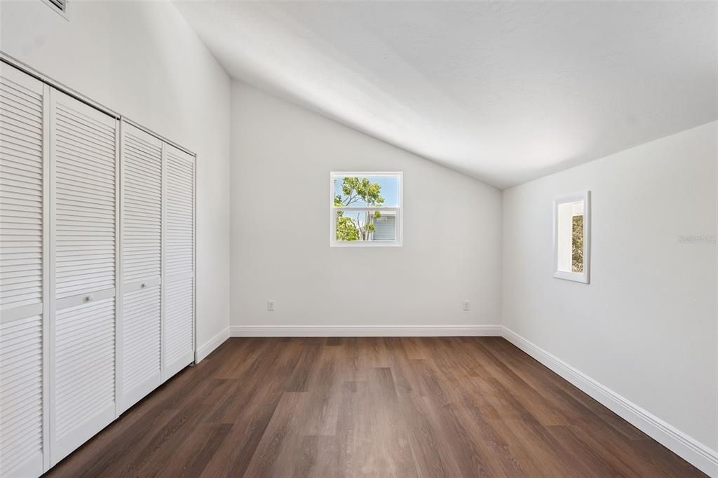 For Sale: $999,997 (4 beds, 2 baths, 2252 Square Feet)