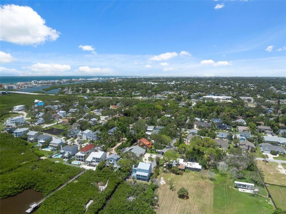 For Sale: $999,997 (4 beds, 2 baths, 2252 Square Feet)