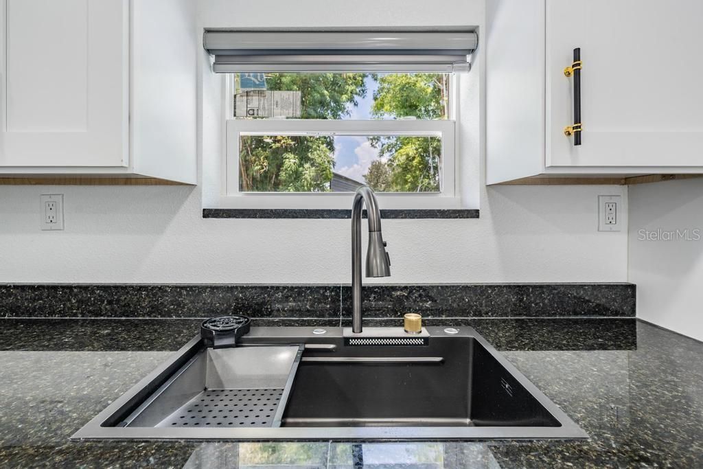 Activo con contrato: $499,000 (3 camas, 2 baños, 1666 Pies cuadrados)