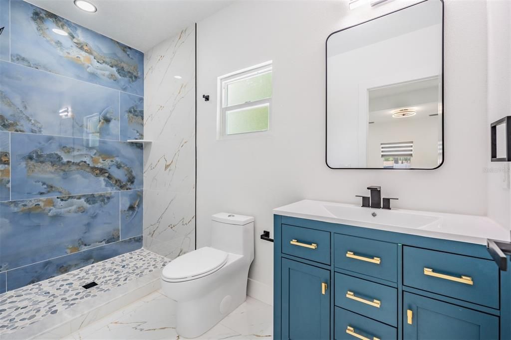 Activo con contrato: $499,000 (3 camas, 2 baños, 1666 Pies cuadrados)