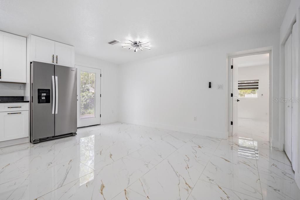 Activo con contrato: $499,000 (3 camas, 2 baños, 1666 Pies cuadrados)