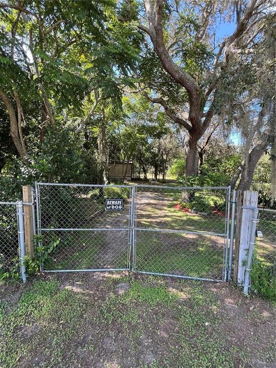 Active With Contract: $120,000 (2 beds, 1 baths, 784 Square Feet)