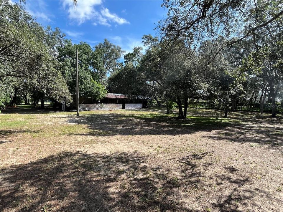 Active With Contract: $120,000 (2 beds, 1 baths, 784 Square Feet)