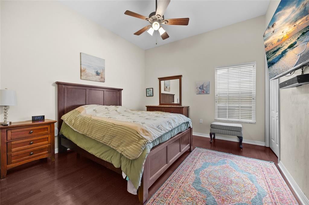 Под контрактом: $605,000 (4 спален, 4 ванн, 2981 Квадратных фут)