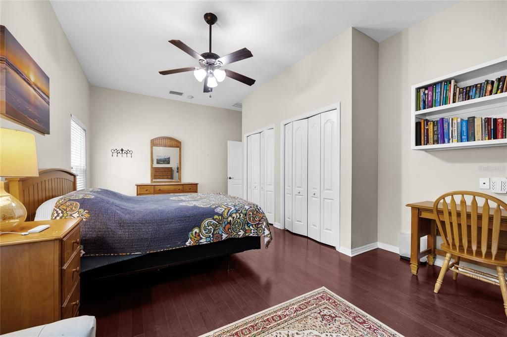 Под контрактом: $605,000 (4 спален, 4 ванн, 2981 Квадратных фут)