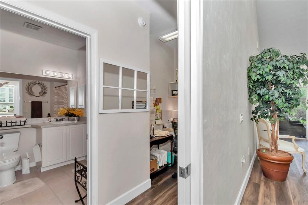 Active With Contract: $219,000 (2 beds, 2 baths, 1293 Square Feet)